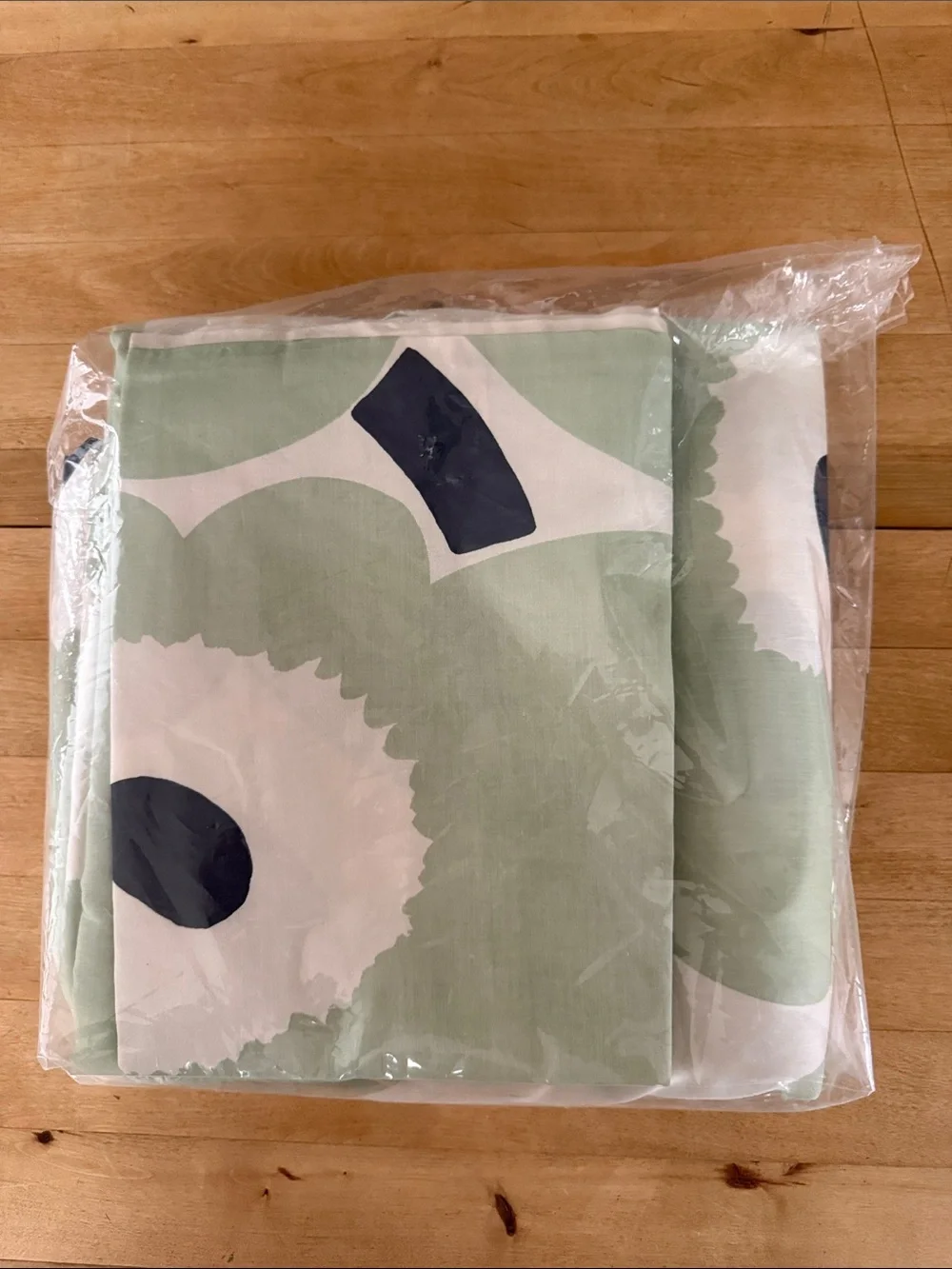 Marimekko UNIKKO 100% Organic Cotton Duvet Cover Set in Celadon Green. Queen.NEW